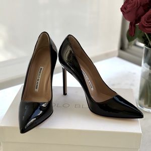 NWT Manolo Blahnik Iconic Black Patent Leather Heels